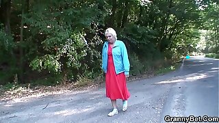 Hitchhiking comme ci granny picked up and doggy-fucked roadside